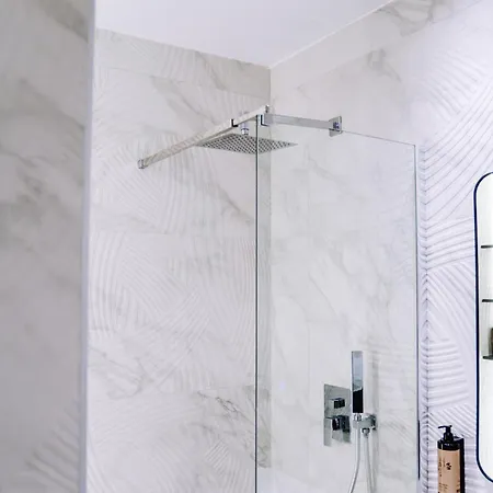 Ns Luxury * تيرانا